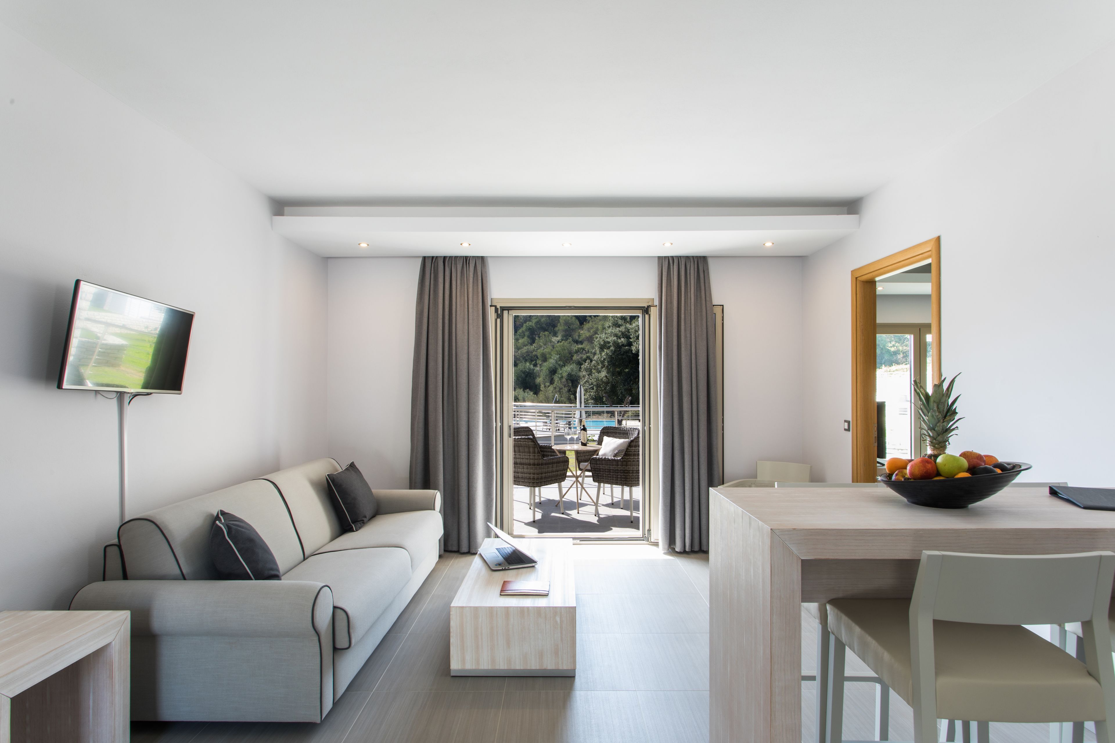 32-inch LED TV with satellite channels, TV