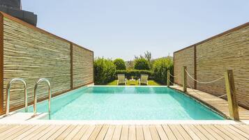 Luxury Partial Sea View Room with Pool | Exterior