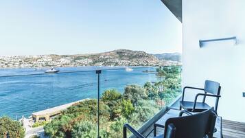 Deluxe Sea View Room with Balcony | 客房景观