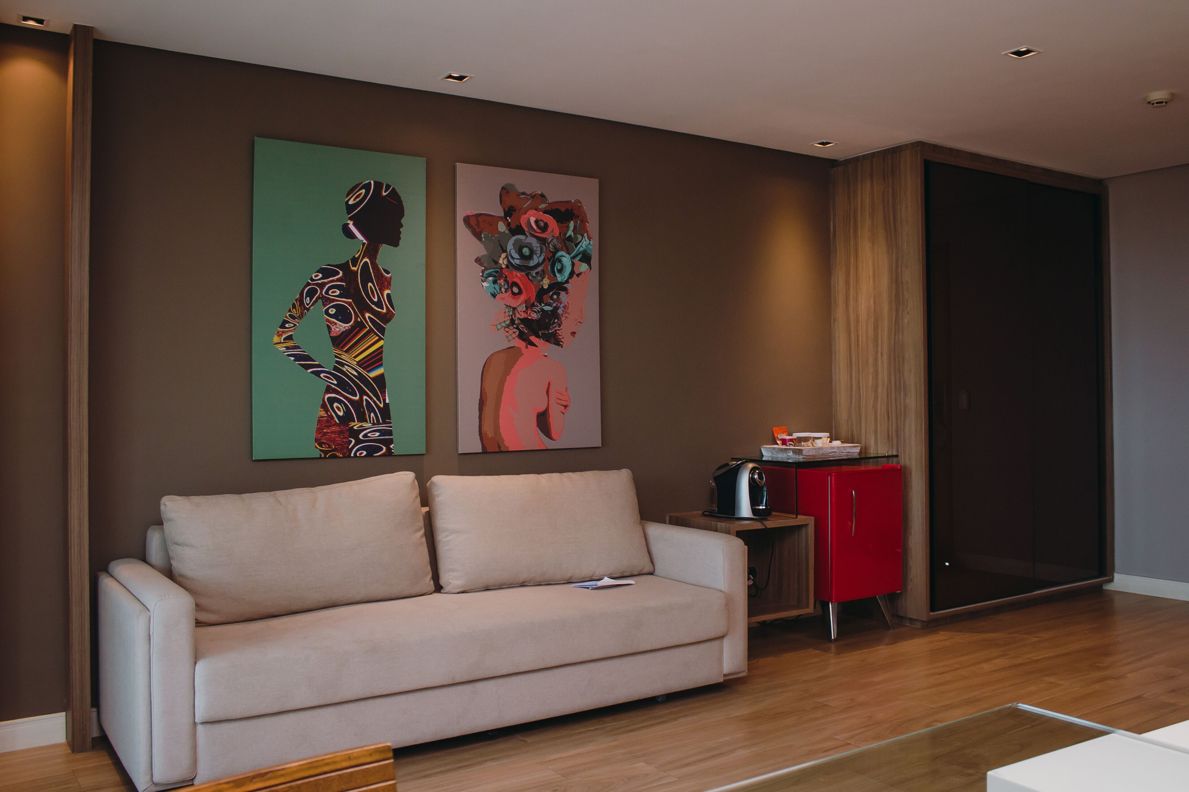 premium room | 1 bedroom, premium bedding, minibar, in-room safe