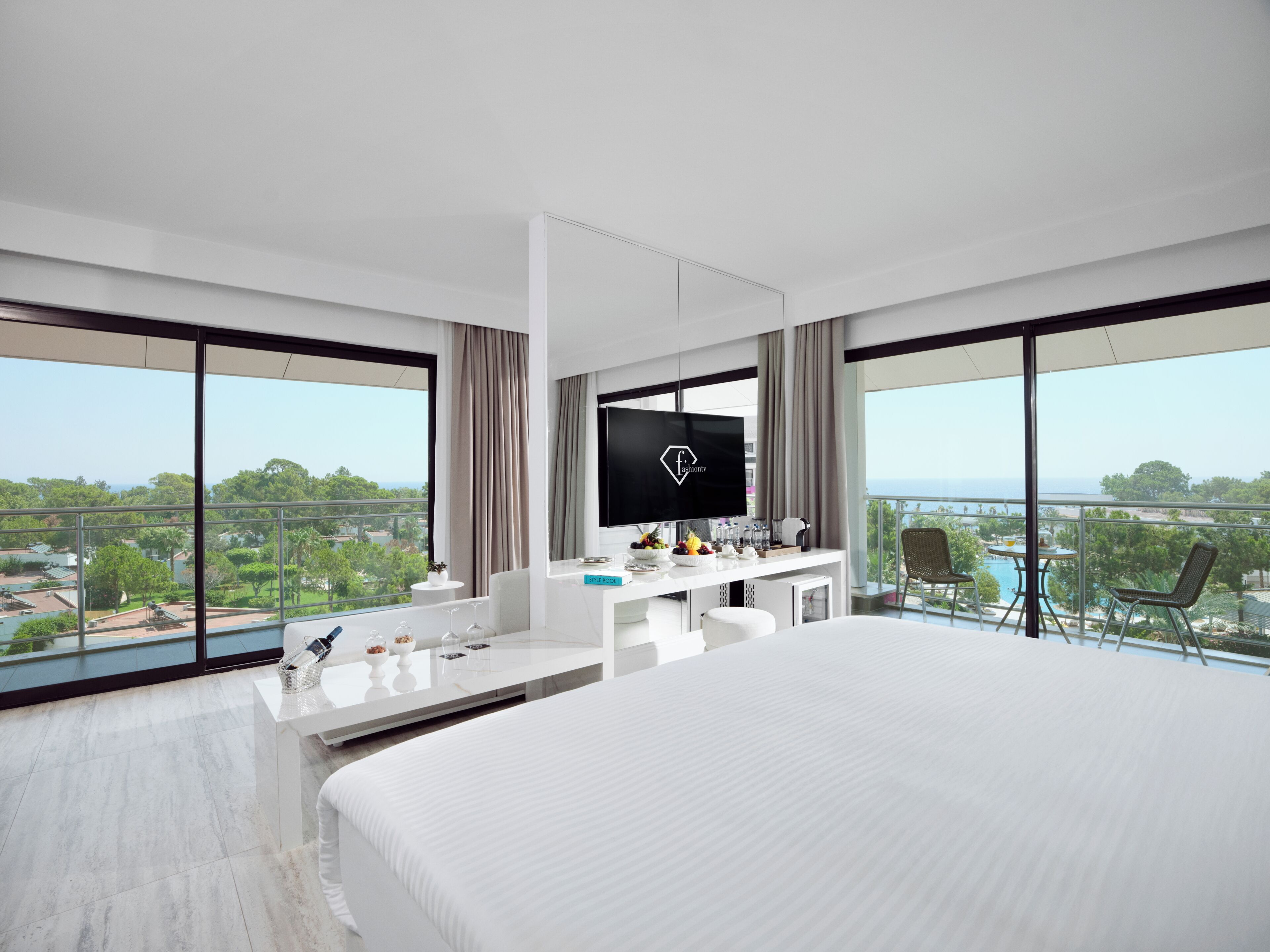 Pearl Corner Room | 高档床上用品、免费迷你吧物品、客房内保险箱、办公桌