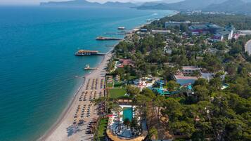 Private beach, sun-loungers, beach umbrellas, beach towels