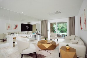 Aphel Duplex Suite | Premium bedding, free minibar items, in-room safe, desk - FashionTV Luxe Resort - Luxury All Inclusive (Kemer)