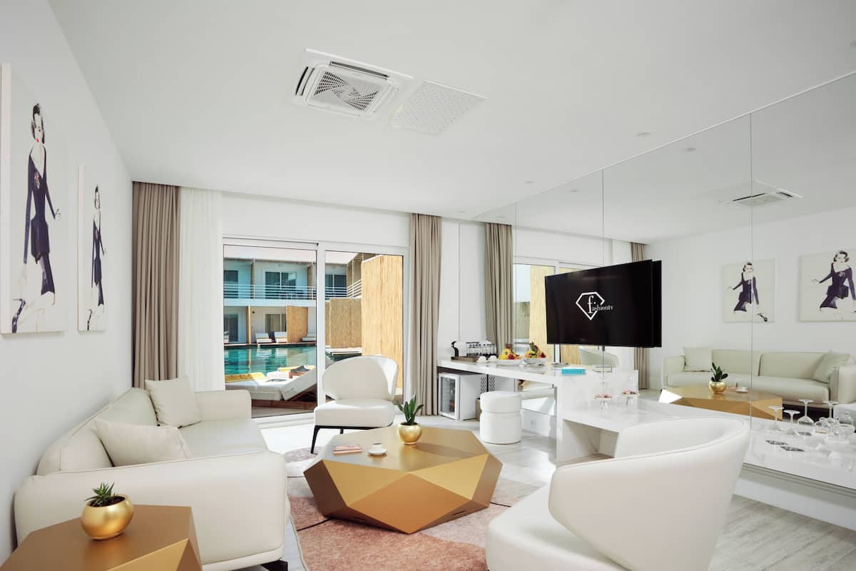 Aphel Lagoon Duplex - Swim Up | Literie de qualité, minibar contenant certains articles gratuits