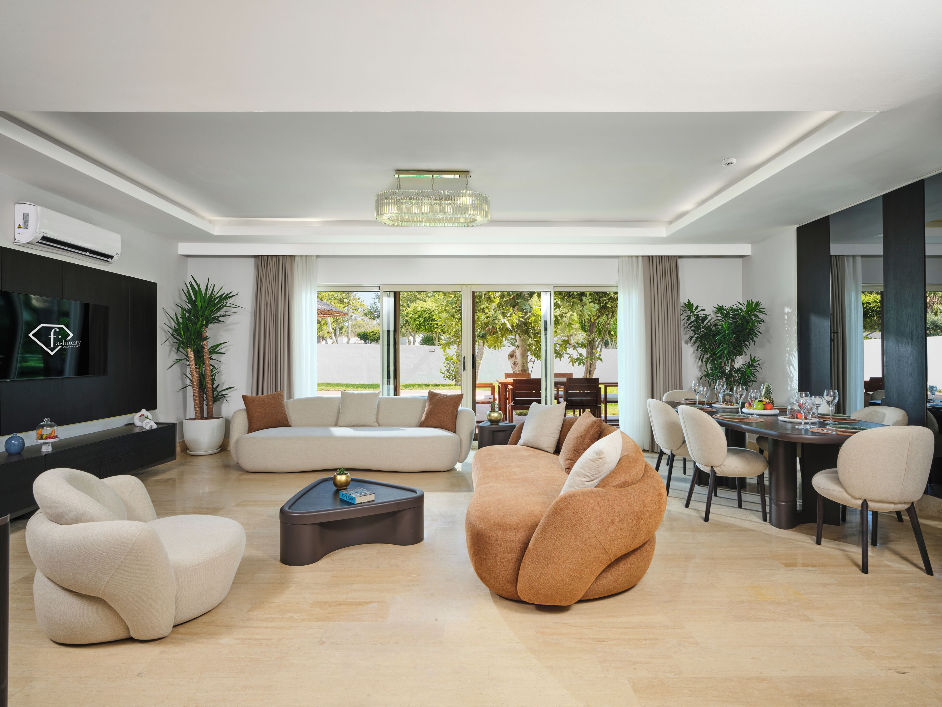 Aphel Prive Villa | 高档床上用品、免费迷你吧物品、客房内保险箱、办公桌
