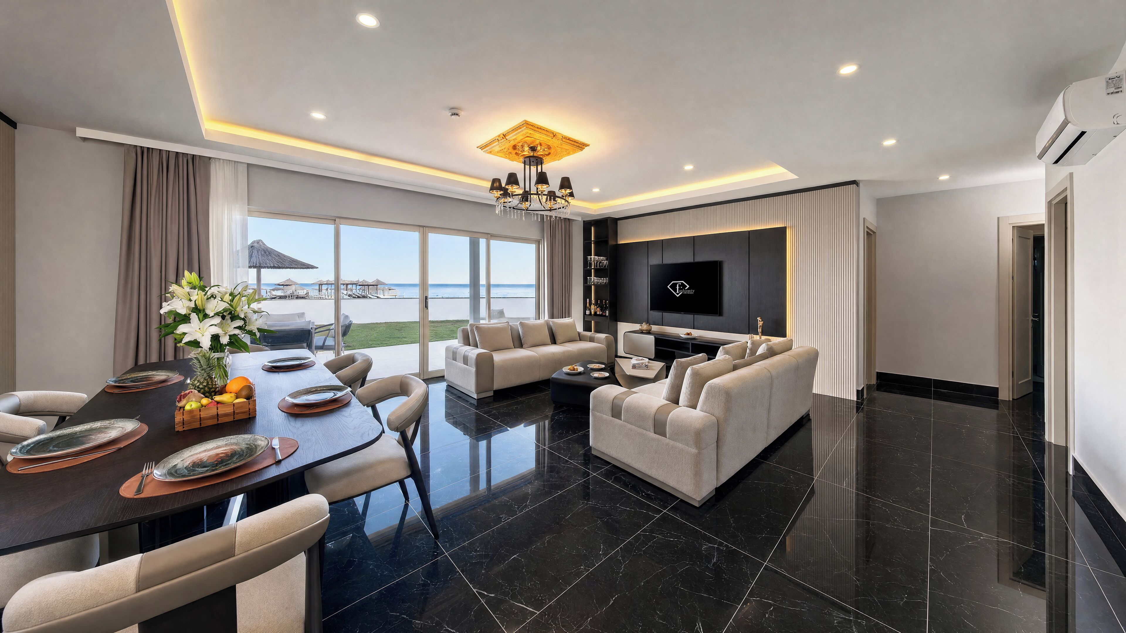 Monaco Villa | 高档床上用品、免费迷你吧物品、客房内保险箱、办公桌