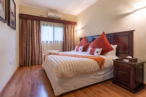 Apartment, 2 Bedrooms | 2 bedrooms, in-room safe, desk, soundproofing - Fallsway Apartments Burley Court (Lusaka)