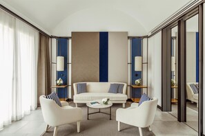 Minibar, in-room safe, desk, laptop workspace - Tivoli Portopiccolo Sistiana Wellness Resort & Spa (Duino-Aurisina)