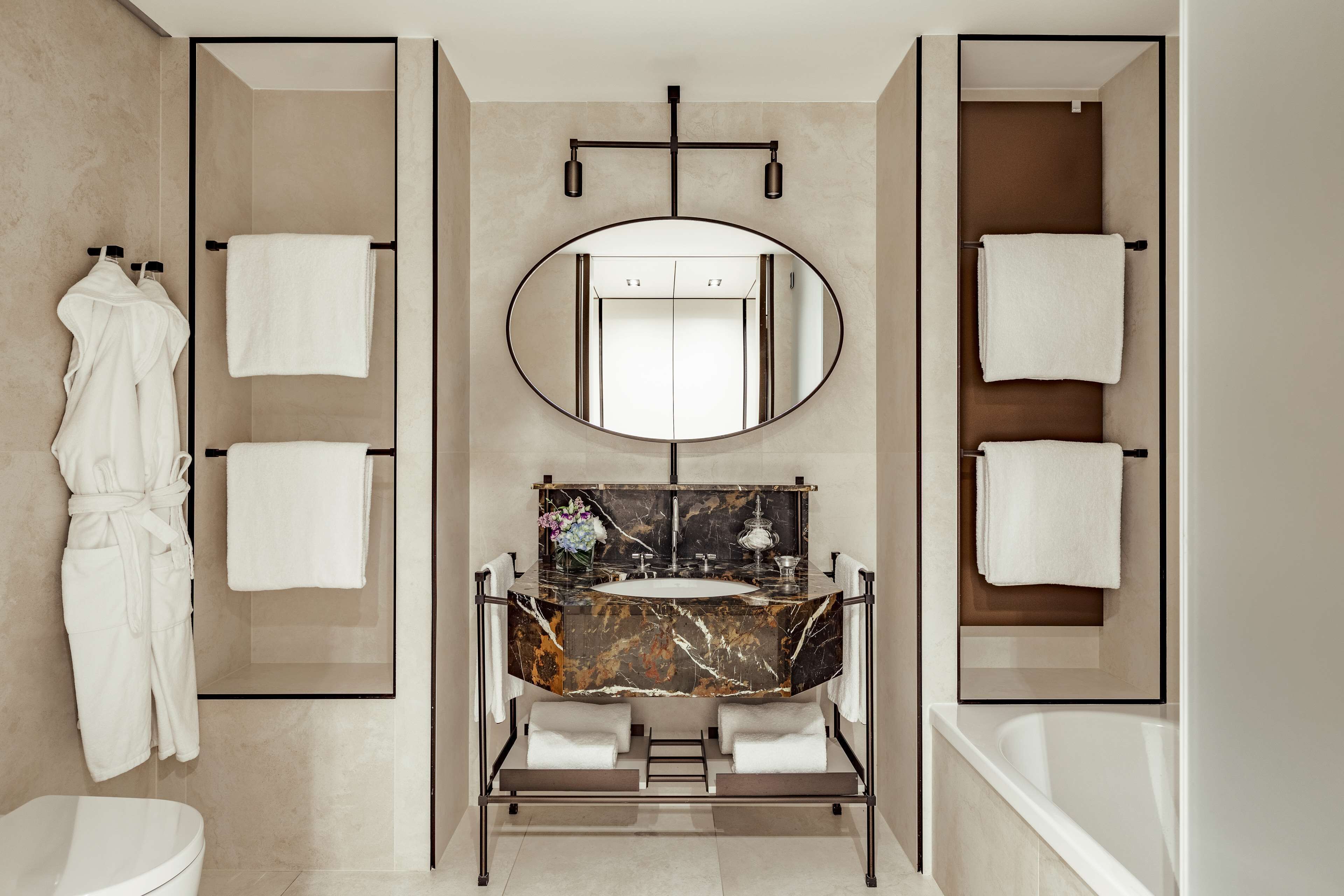 1 bedroom, minibar, in-room safe, desk