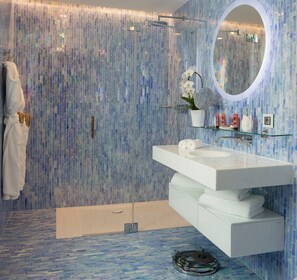 Free toiletries, hair dryer, towels, toilet paper - Goralska Résidences Hotel Paris Bastille (Paris)