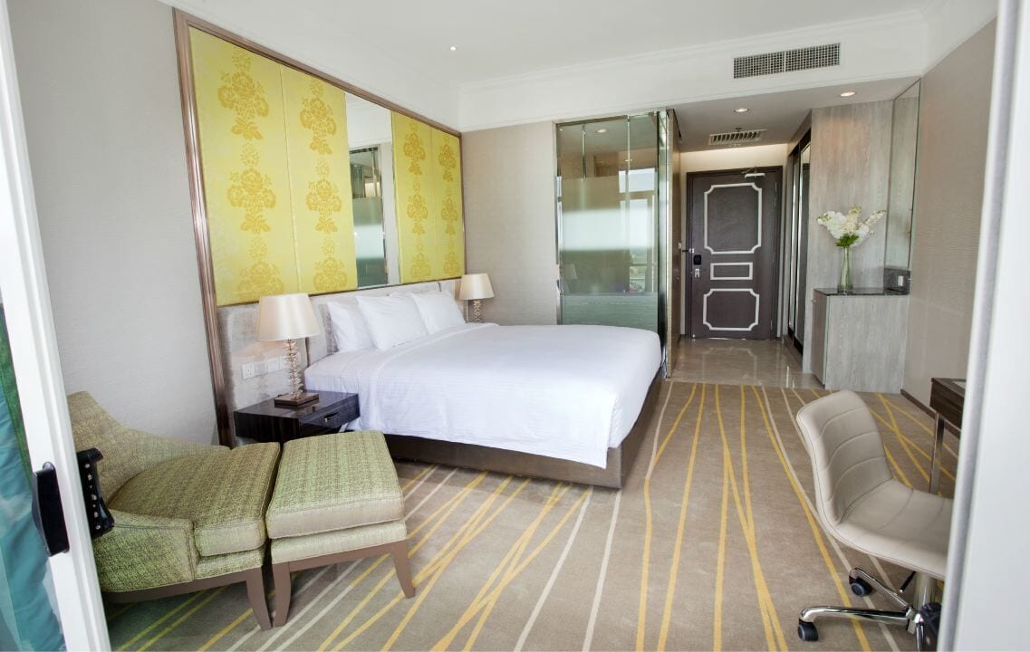 Minibar, una cassaforte in camera, una scrivania, postazione laptop