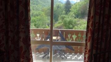 In-room safe, free cribs/infant beds, free WiFi, bed sheets