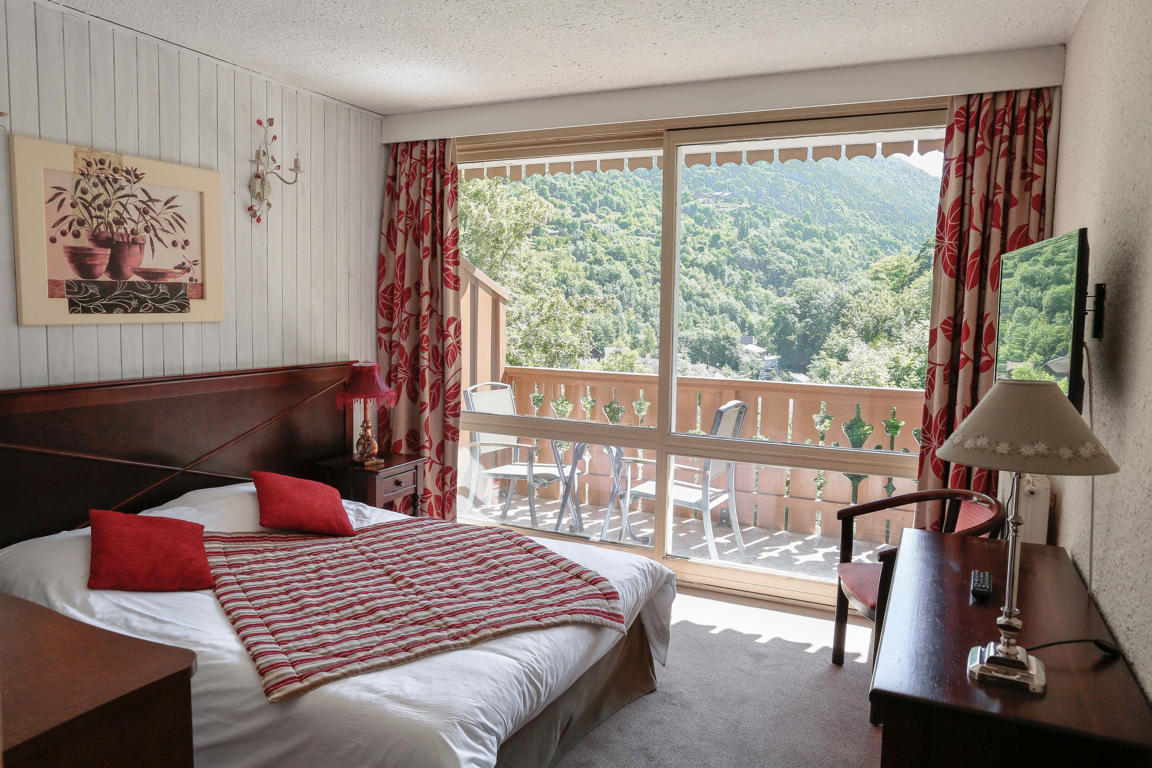 クラシック ルーム | セーフティボックス (室内)、ベビーベッド (無料)、WiFi (無料)、ベッドシーツ