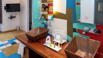 Design Double Room | Premium bedding, down duvets, in-room safe, laptop workspace
