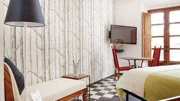 Design Double Room, 1 King Bed, Park View | Premium bedding, down duvets, in-room safe, individually decorated