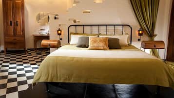 Design Double Room, 1 King Bed, Park View | Premium bedding, down comforters, in-room safe, individually decorated