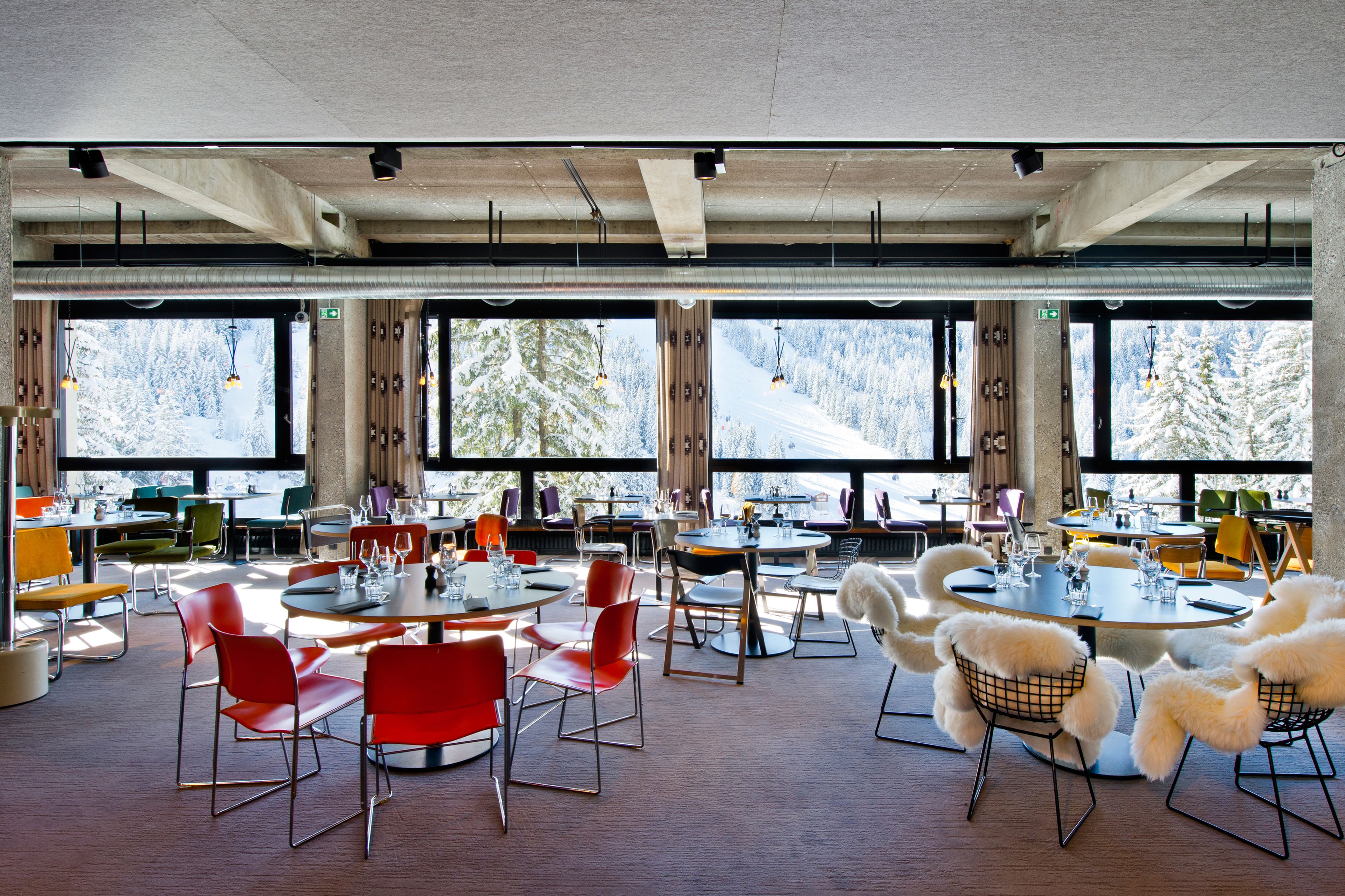 Breakfast, lunch, dinner served; Regional cuisine 