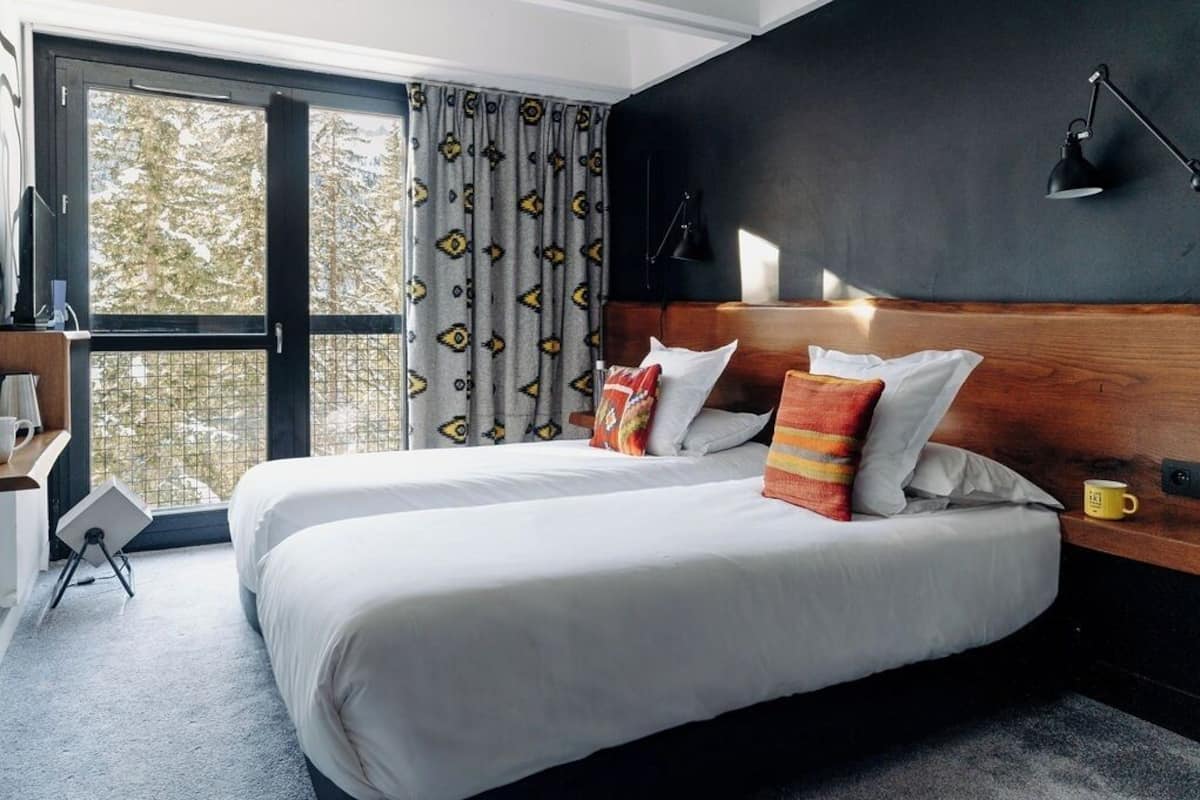 Premium bedding, in-room safe, desk, blackout curtains