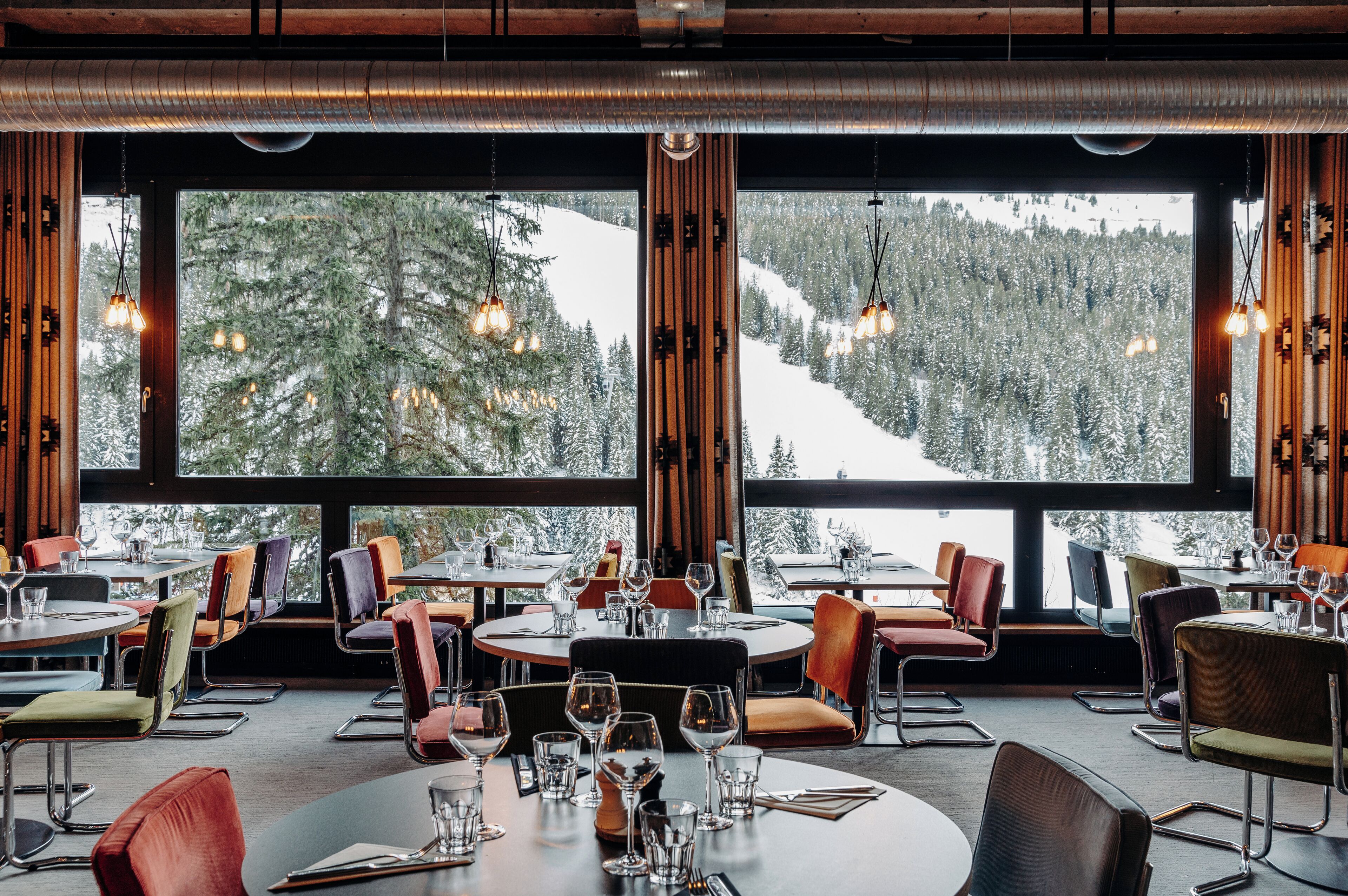 Breakfast, lunch, dinner served; Regional cuisine 