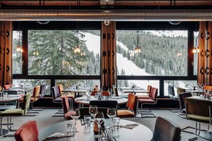 Café da manhã, almoço e jantar; culinária regional