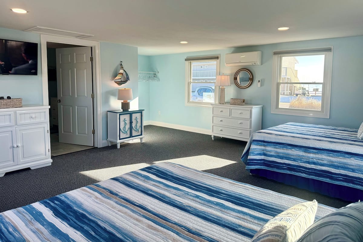 anchor house | individually decorated, individually furnished, iron/ironing board