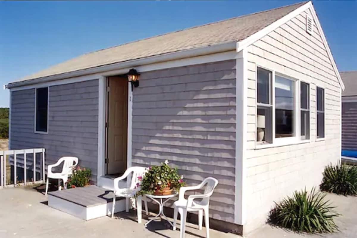 2 Bedroom Cottage | Iron/ironing board (on request), WiFi (free), individually decorated