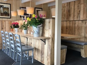 Cafe - Top Mast Resort (North Truro)