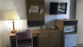 Standard Single Room, 1 Queen Bed (Non-Smoking) | Desk, free WiFi