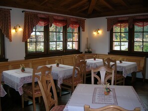 Daily buffet breakfast for a fee - Hotel Villa Fosine (Pinzolo)