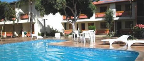 Outdoor pool, pool loungers