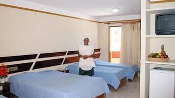 ميني بار ومكواة/لوح كي وواي فاي مجانًا