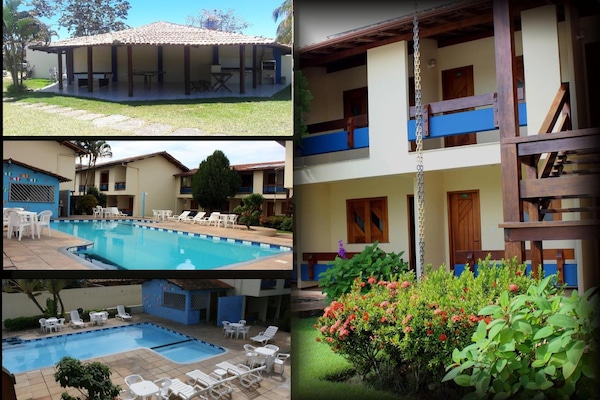 Piscina externa, espreguiçadeiras