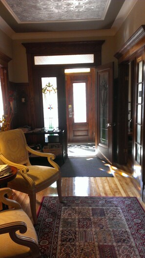 Check-in-/Check-out-Schalter