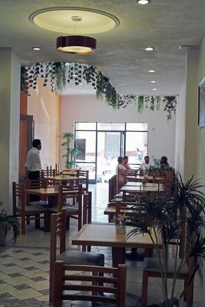 Breakfast, lunch and dinner served - Hotel Condesa (Zacatecas)