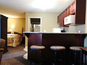 奢华套房, 按摩浴缸 | 办公桌、免费 WiFi、床单