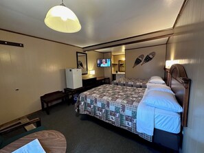 مكتب ومكواة/لوح كي وواي فاي مجانًا وملاءات أسرّة