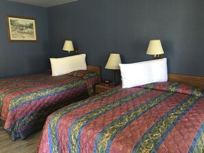 Interior - Creekside Lodge (Kelseyville)