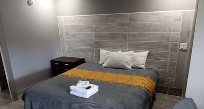 Budget Inn East