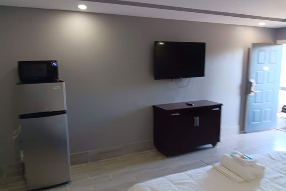 Budget Inn East