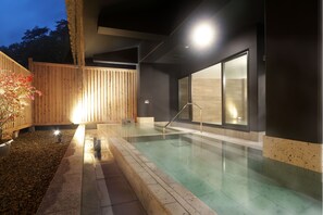 Public bath - Kusatsu Hotel (Kusatsu)