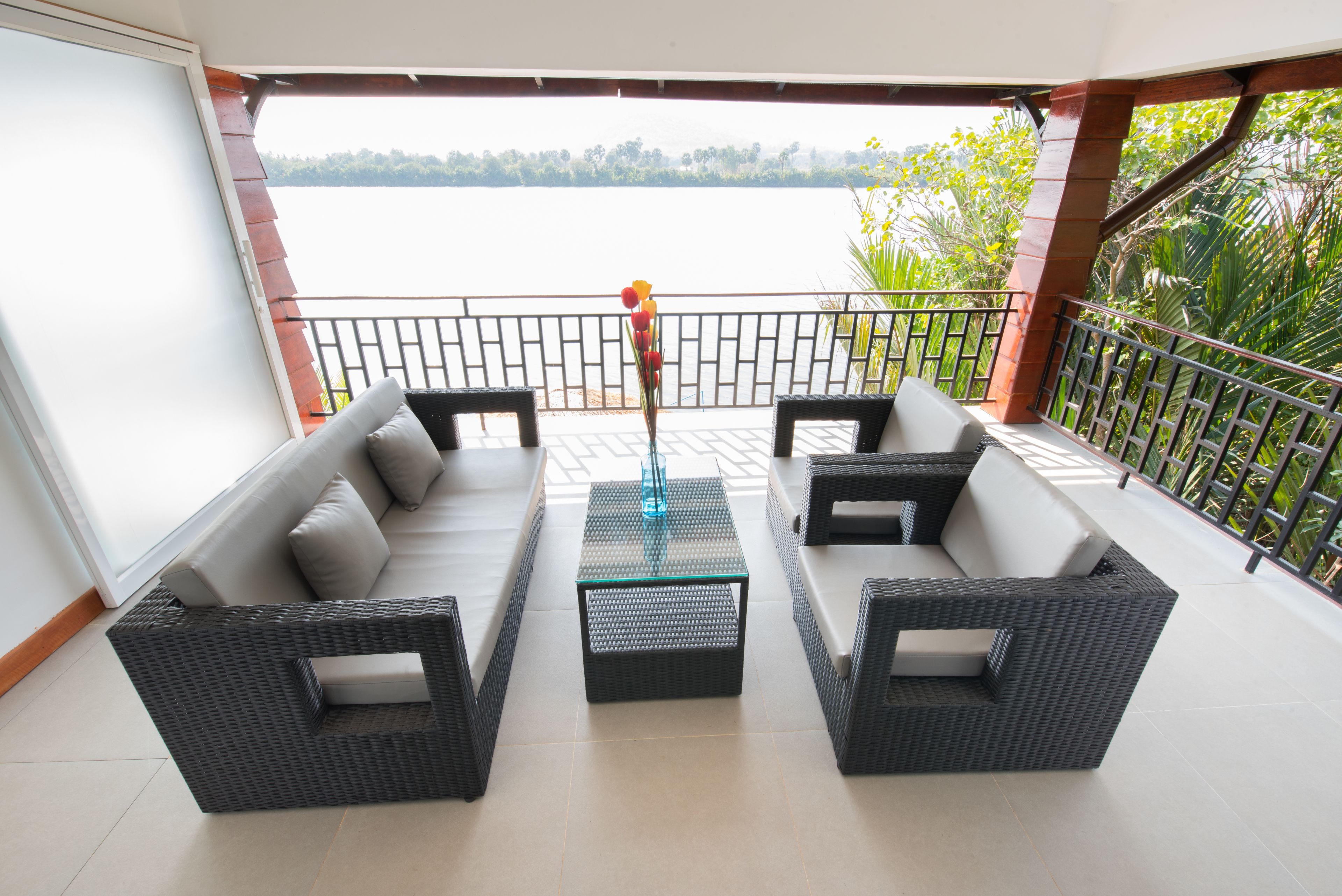 Suite, River View | In-room safe, individually decorated, blackout drapes, free WiFi