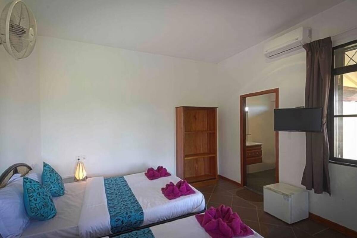 1 Schlafzimmer, Zimmersafe, individuell dekoriert, Verdunkelungsvorhänge