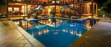 Breakfast, lunch, dinner served; Mexican cuisine