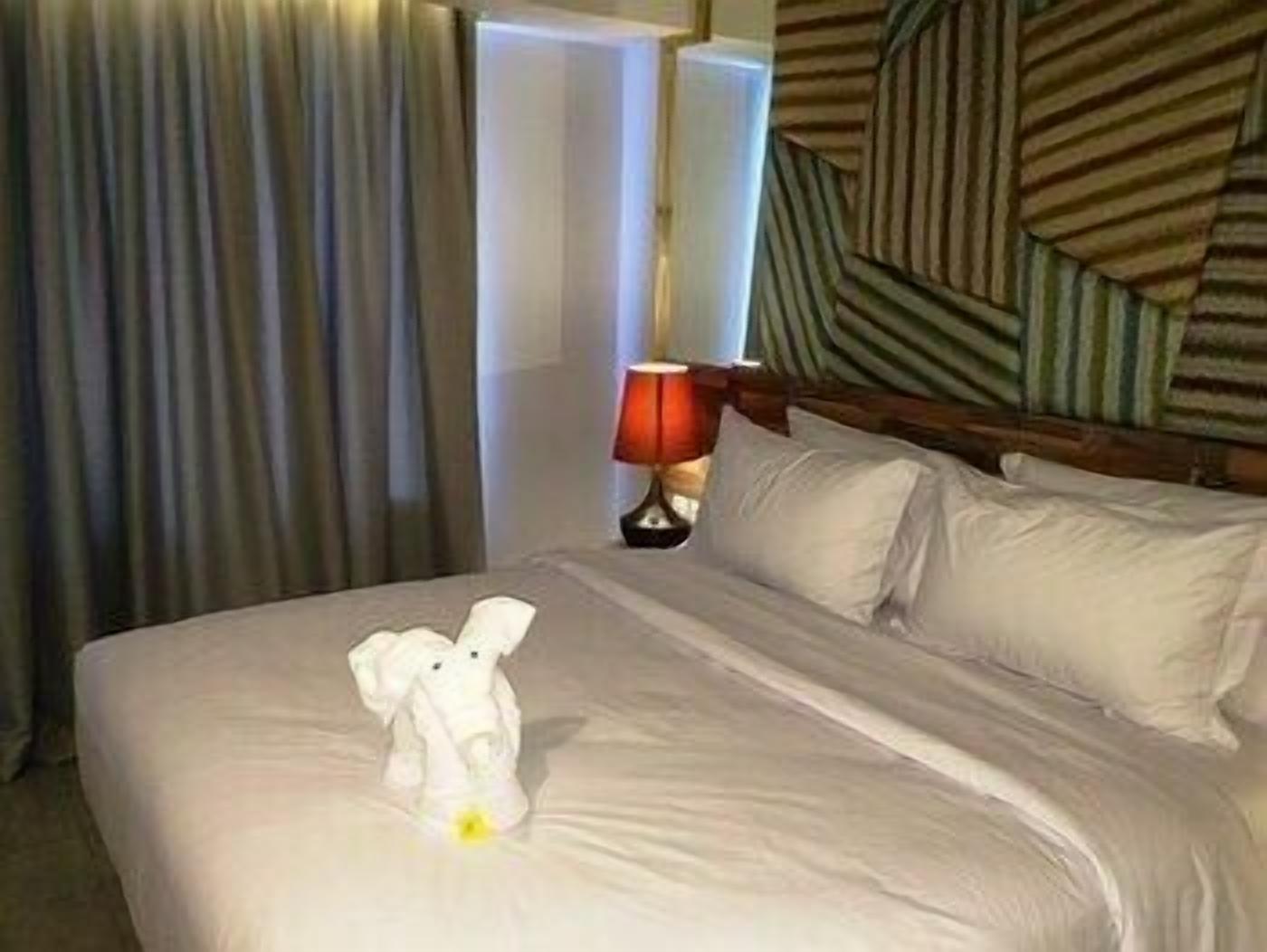 In-room safe, desk, free WiFi, bed sheets