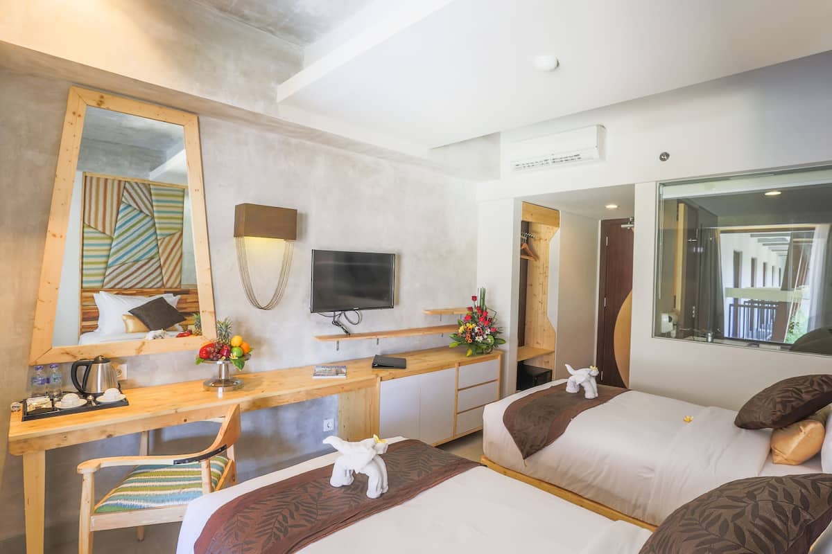 In-room safe, desk, free WiFi, bed sheets