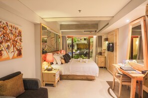 In-room safe, desk, free WiFi, bed sheets - Serela Legian Bali (Legian)