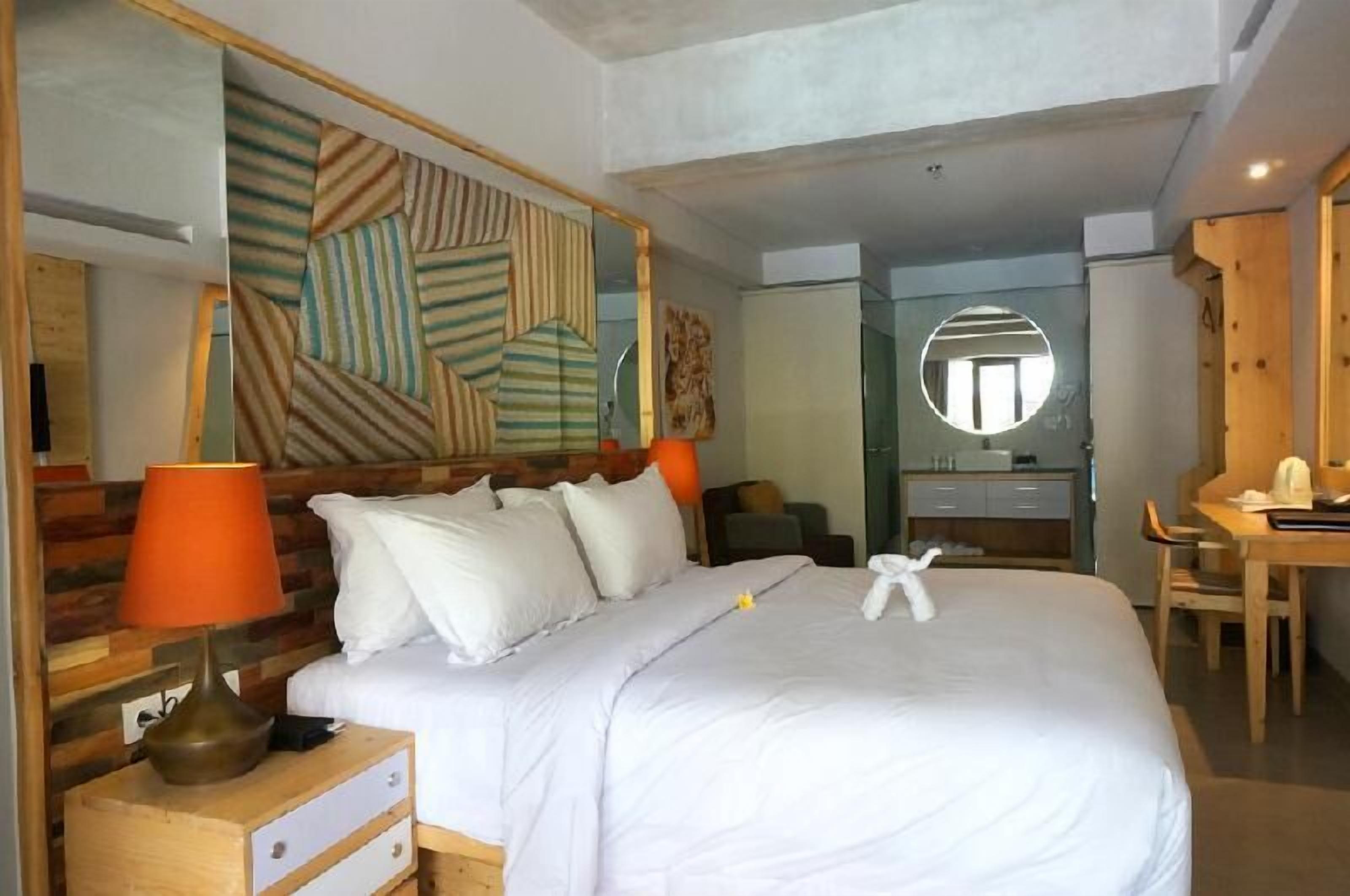 In-room safe, desk, free WiFi, bed sheets