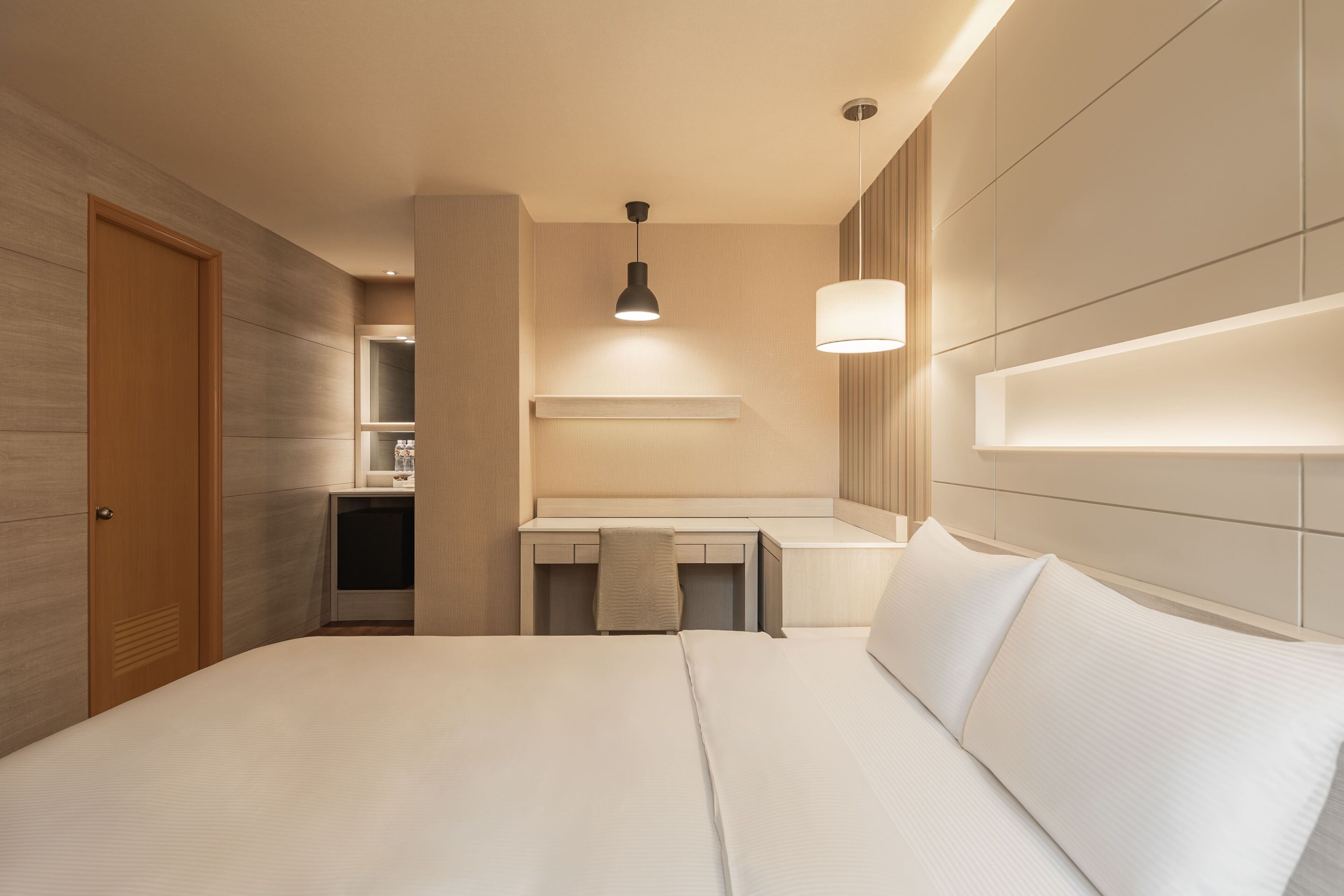 elite double room | living area | 48-inch lcd tv with cable channels, tv