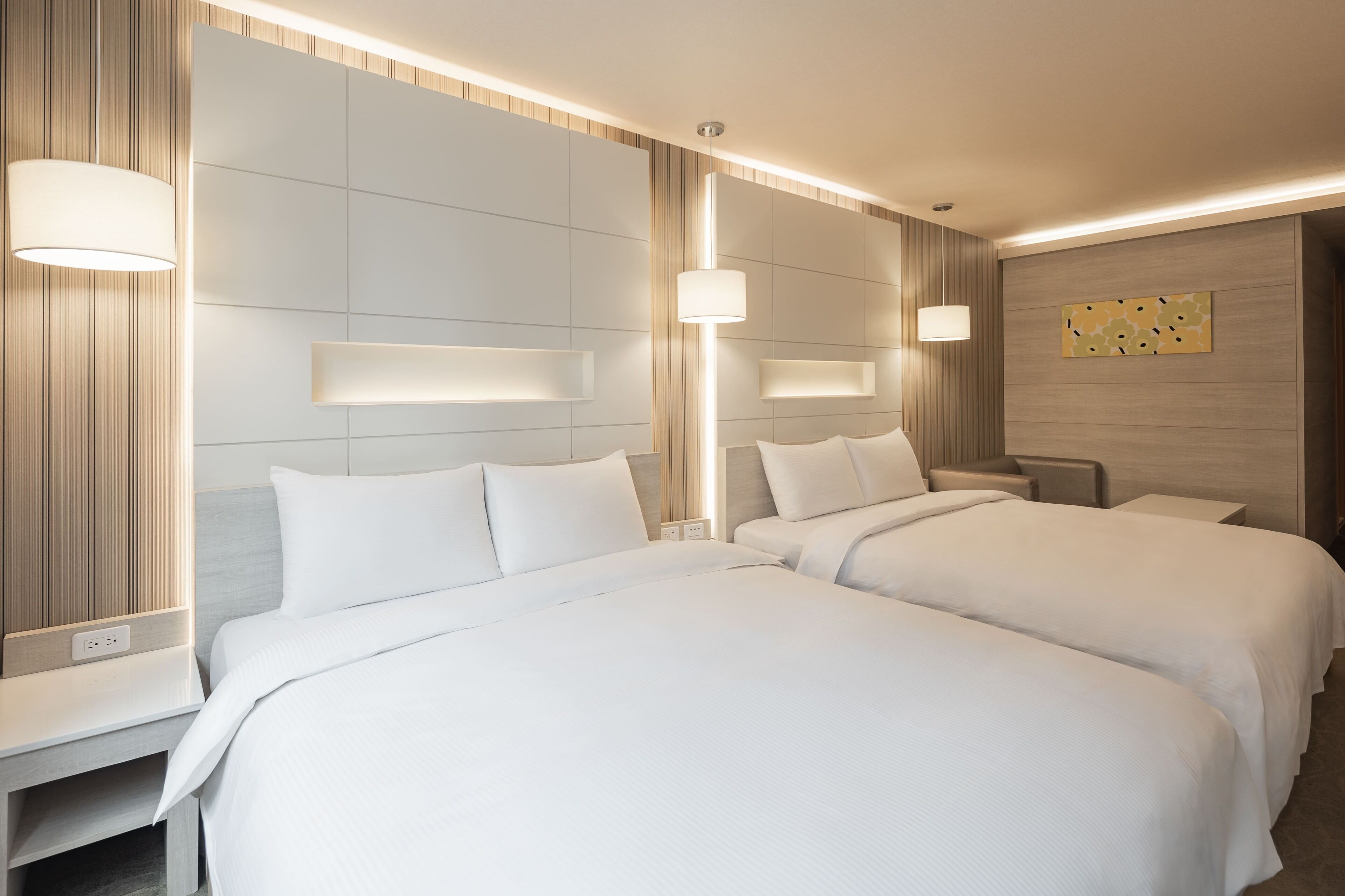 business quadruple room | 1 bedroom, down duvets, desk, blackout curtains