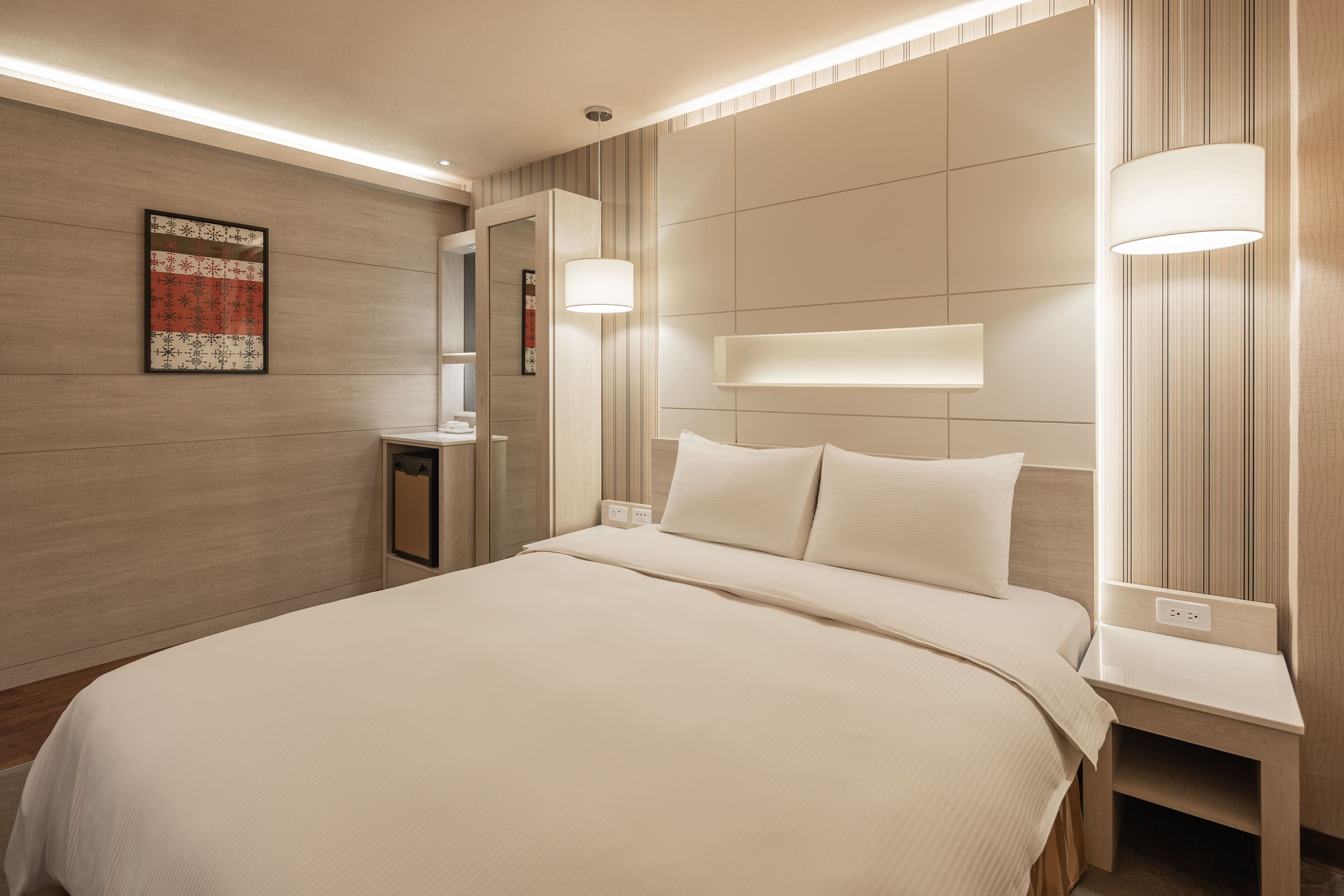 business double room | 1 bedroom, down duvets, desk, blackout curtains